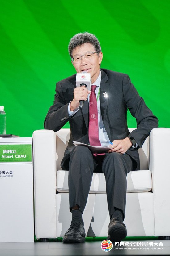 周伟立：约60%入门级工作被AI取代	，需培养自我管理技能